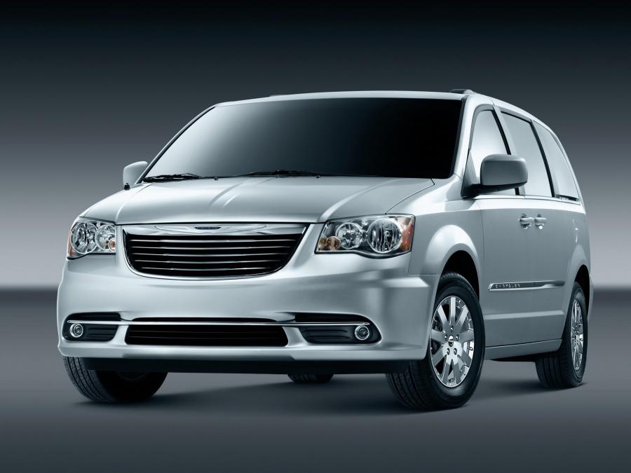  Chrysler Town & Country 2010 года  (фото 10 из 19)